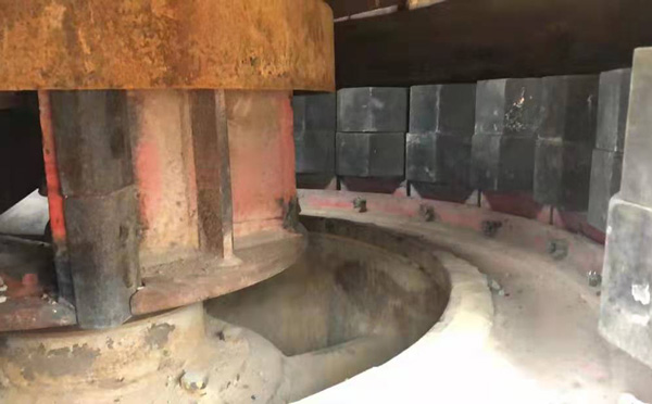 二手制砂机破碎仓照片